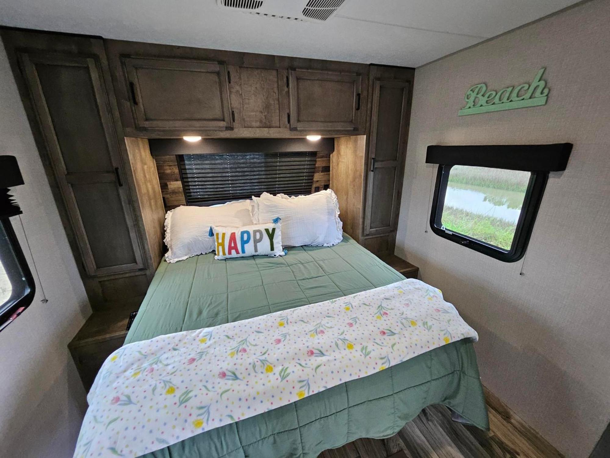 Hailey'S Beach-N-Bay Rv Resort Gilchrist Exterior photo