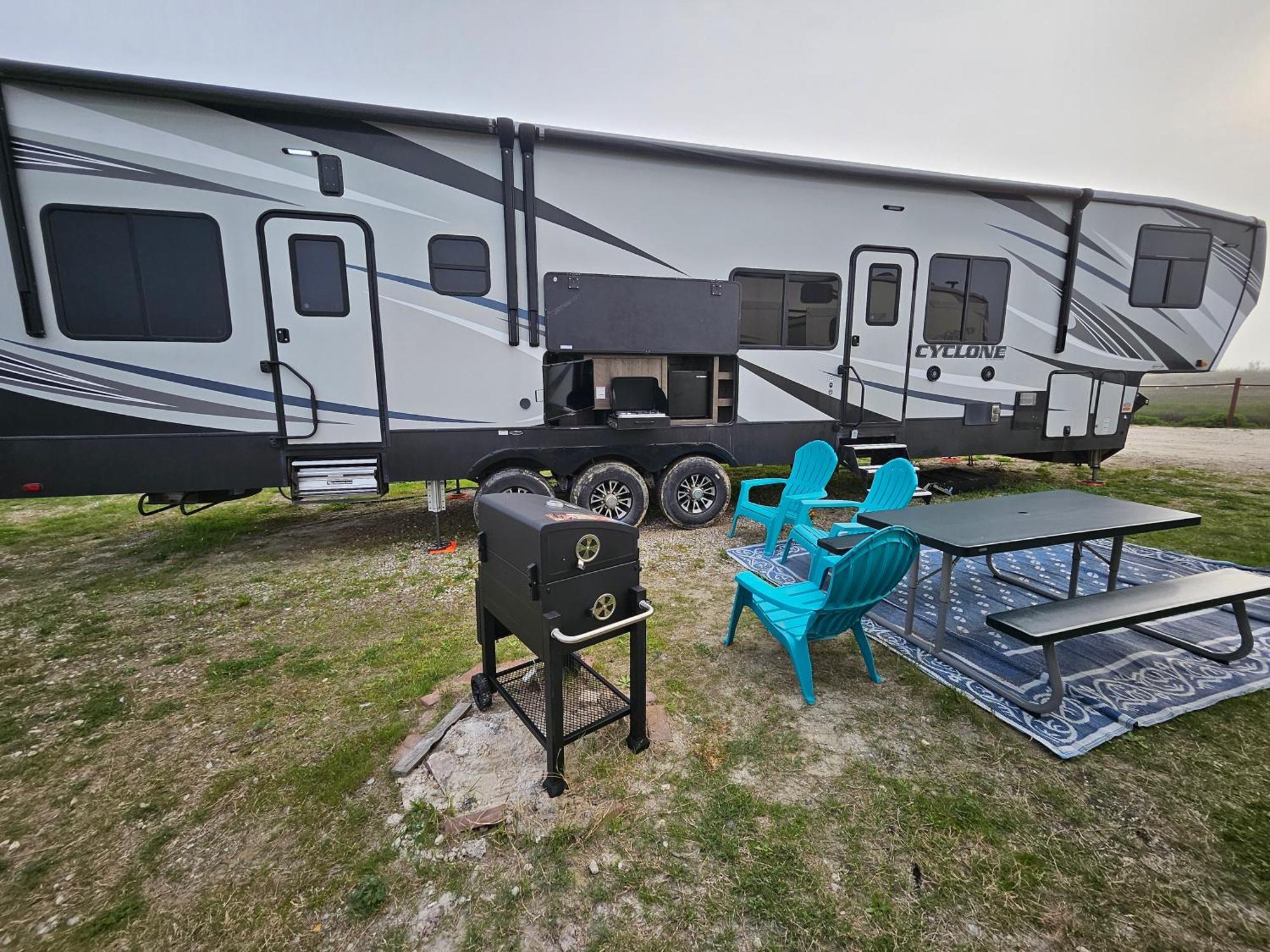 Hailey'S Beach-N-Bay Rv Resort Gilchrist Exterior photo